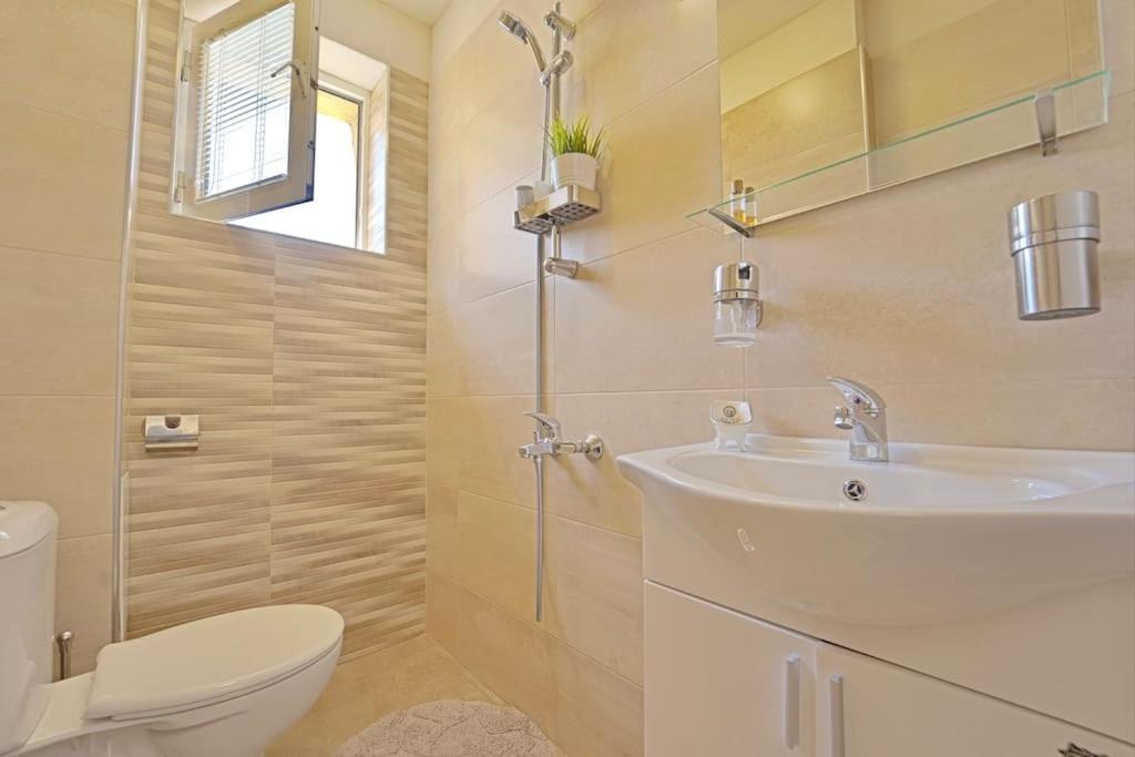 Cozy 1-Bedroom Flat In The Very Center Of Sofia Exterior foto